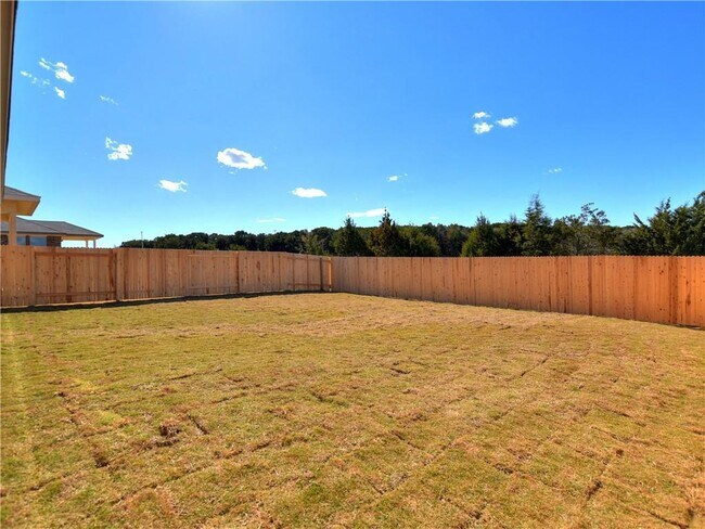 Building Photo - 517 Gabrielle Anne Dr