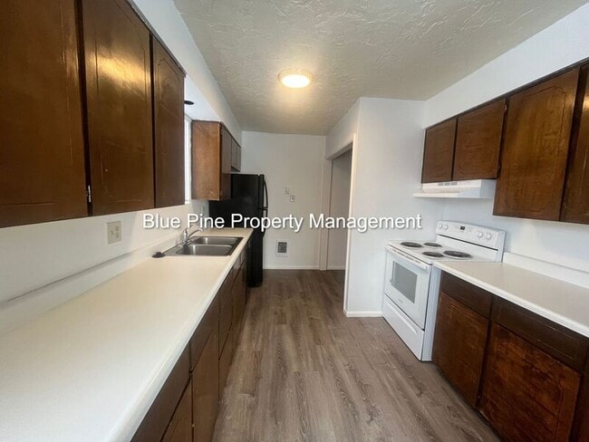 Building Photo - 353 E 15th St