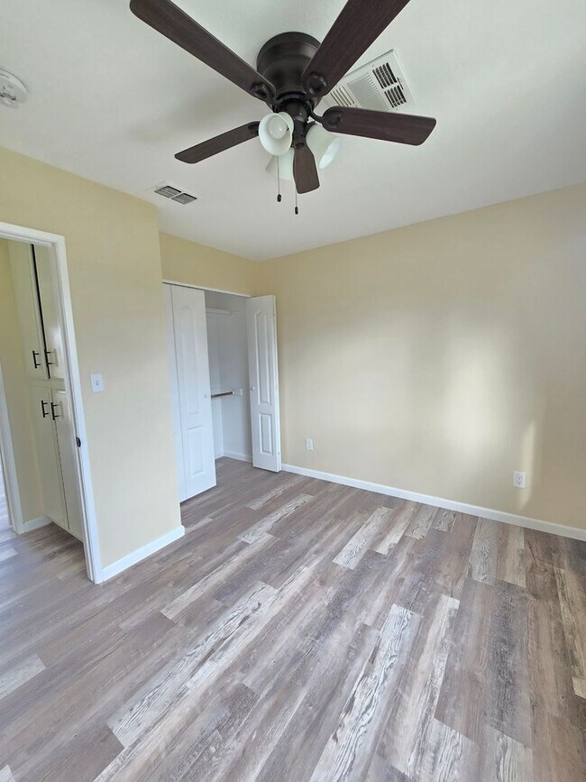 Building Photo - Pool Home – 3 Bed | 3 Bath | 1,625 Sq Ft