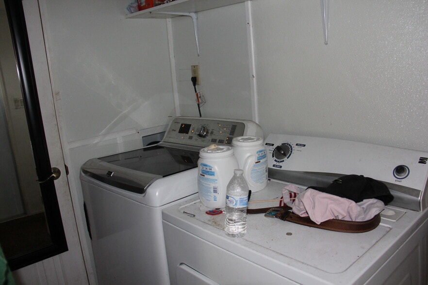 Building Photo - 4100 Spiker Ln