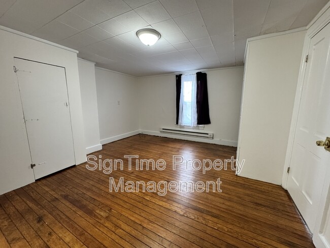 Building Photo - 419-417 Salem Avenue - 2 Fl