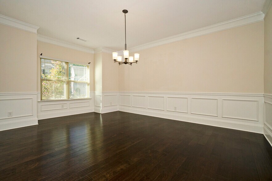 Building Photo - 3810 Brookhollow Dr