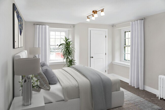 Building Photo - Beautifully Renovated 4 Bed / 1.5 Bath - S...