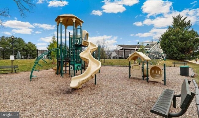 Building Photo - 18905 Lark Song Terrace