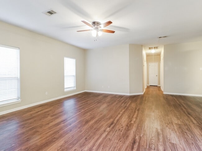 Building Photo - 13541 Lake Breeze Ln