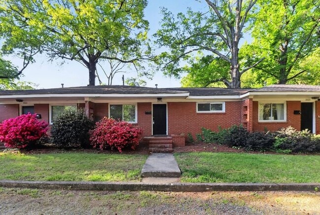 Building Photo - Charming 2BD/1BA Condo on Pecan Ave!