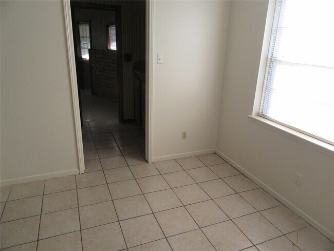 Building Photo - 12215 Pompano Ln