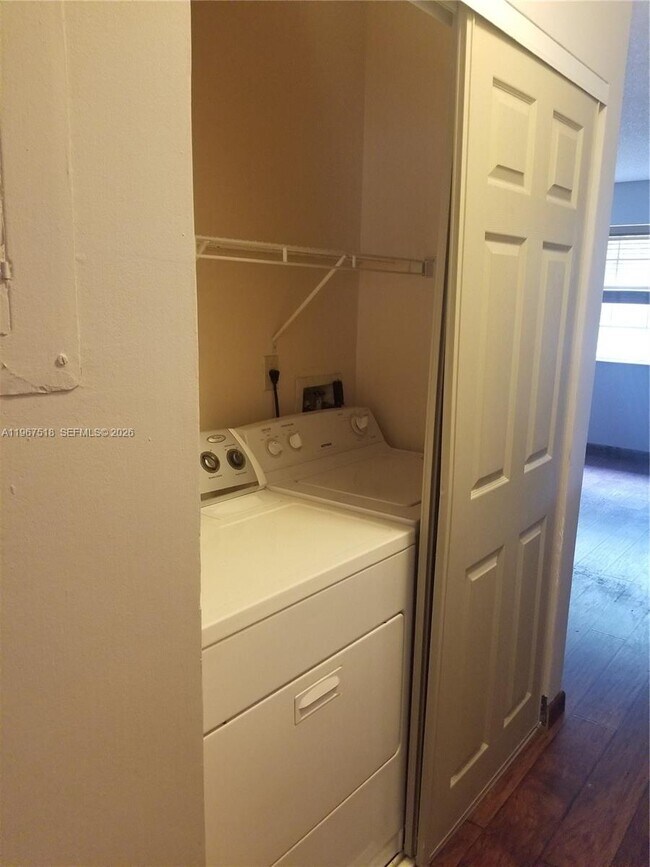 Building Photo - 11450 NW 43rd St