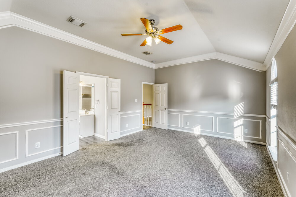 Building Photo - 519 Holly Crest Dr