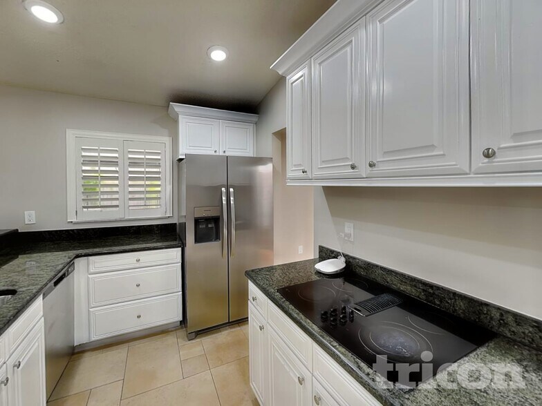 Building Photo - 4387 Pasadena Cir