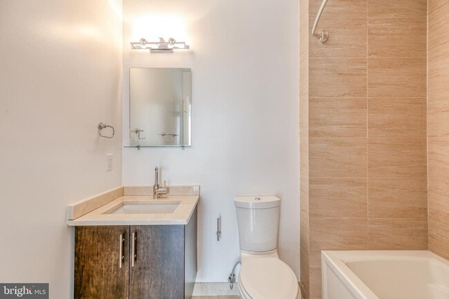 Building Photo - Northern Liberties Townhome with Parking