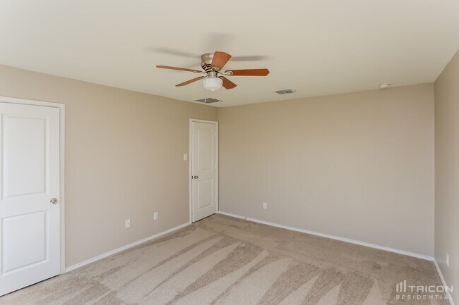 Building Photo - 5355 Curwood Dr
