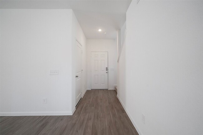 Building Photo - 5703 Finely Run St