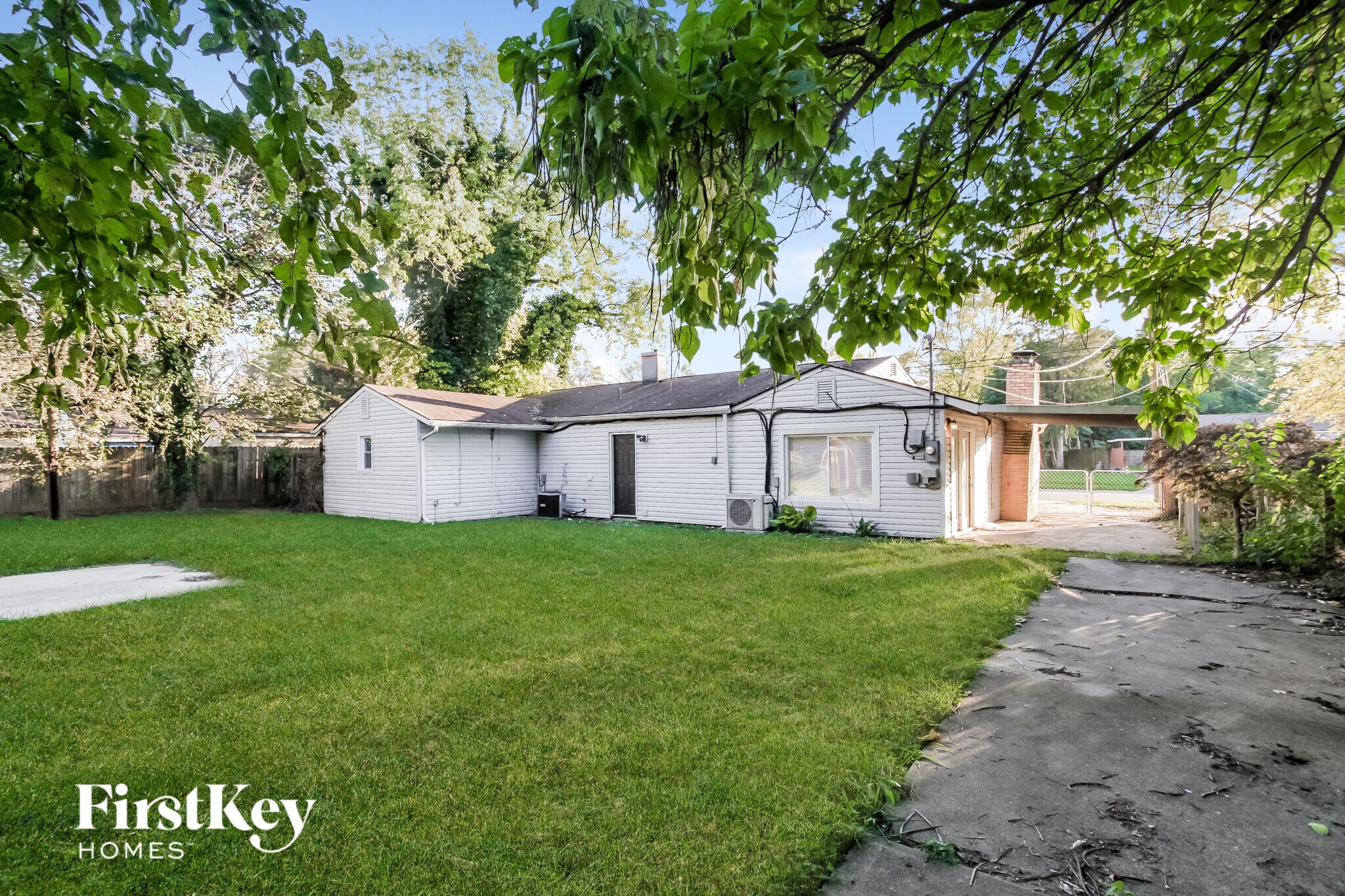 Building Photo - 4880 Hardell Dr