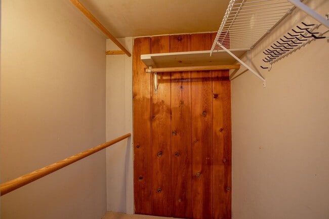 Building Photo - Charming 3 bedroom/2 bathroom Single Family Home!