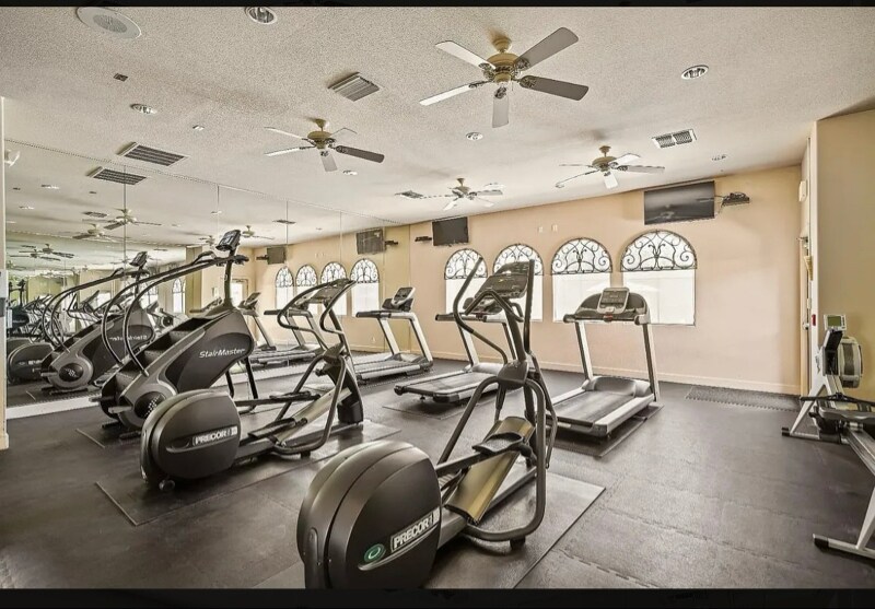 Building Photo - 1900 Danbrook Dr