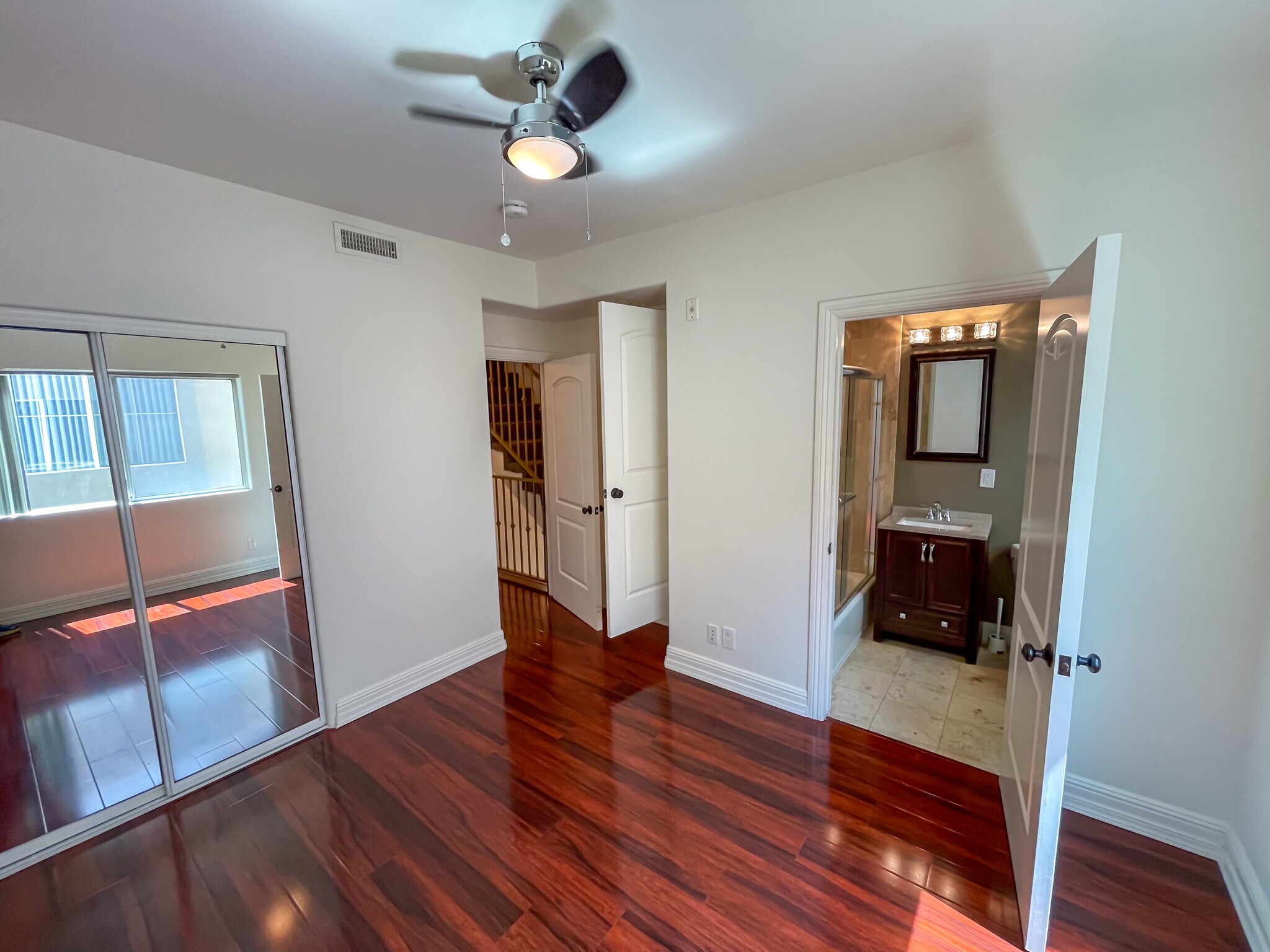 Building Photo - 2027 Beloit Ave