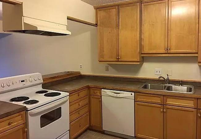 Building Photo - 6050 Wentworth Ave