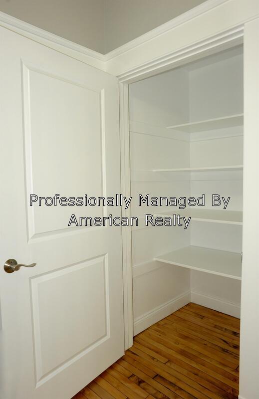 Building Photo - 303 Indiana Ave NW