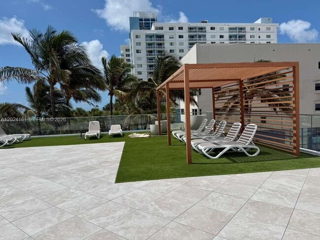 Building Photo - 7135 Collins Ave