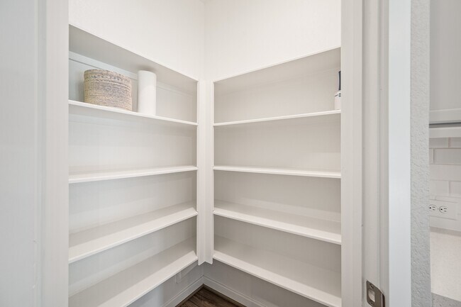 Building Photo - 7314 Bristlegrass Colony Ct