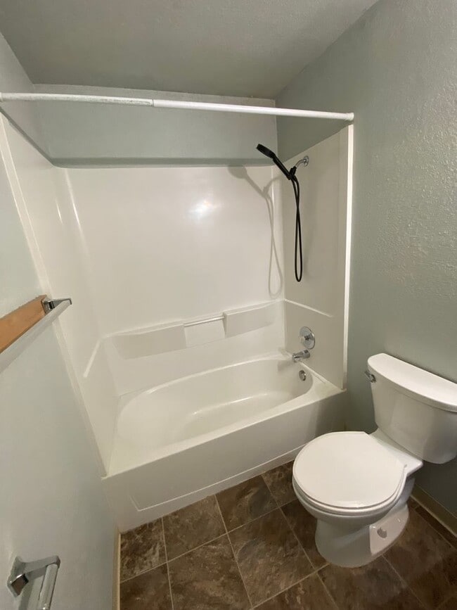 Building Photo - Ready first of June / 3 bedroom 2 bathroom...