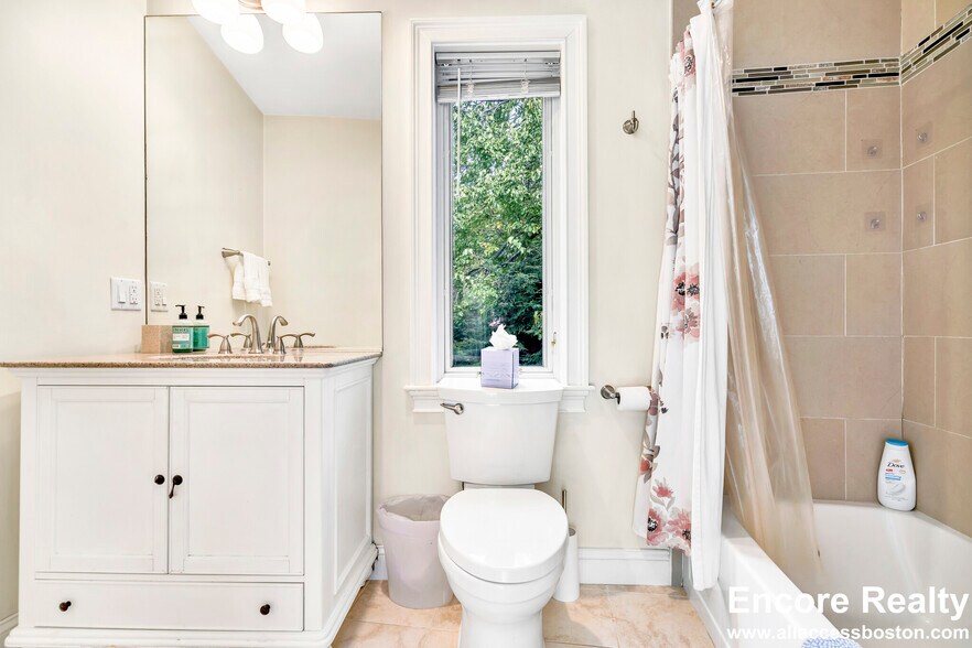 Building Photo - 9 Bradbury St