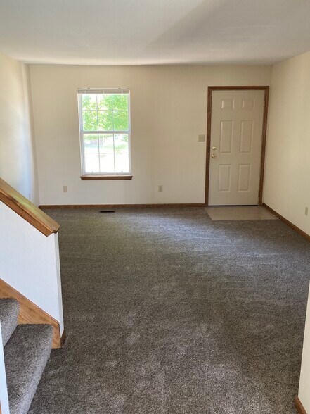 Building Photo - 8208 Spring Valley Rd