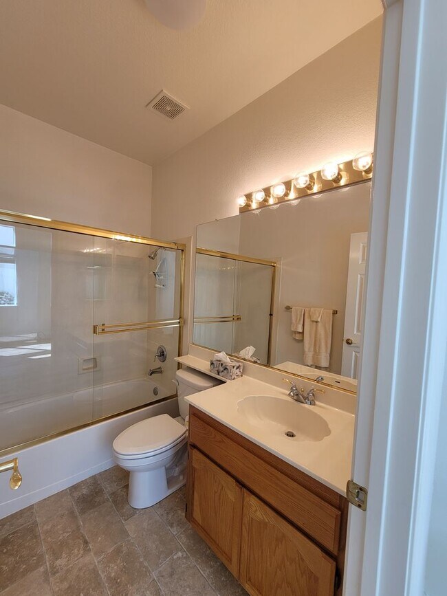 Building Photo - Stunning 2-Bed, 2.5-Bath Entertainer's Gem in Gated Summerset I