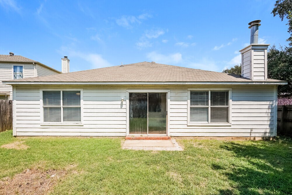 Building Photo - 8540 Charleston Ave