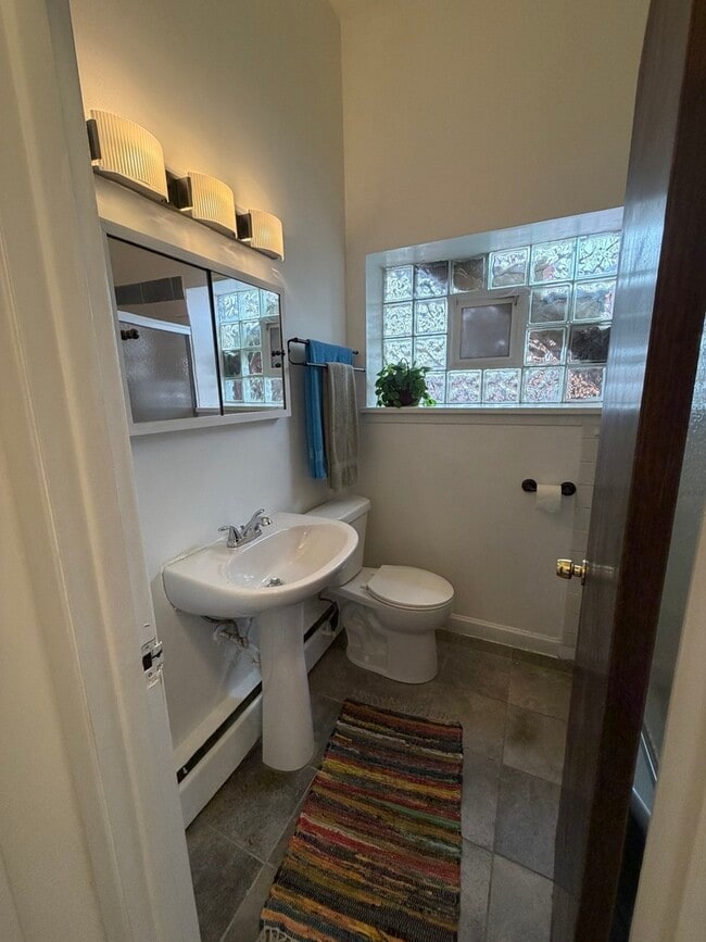 Building Photo - 1995 Howard Ave