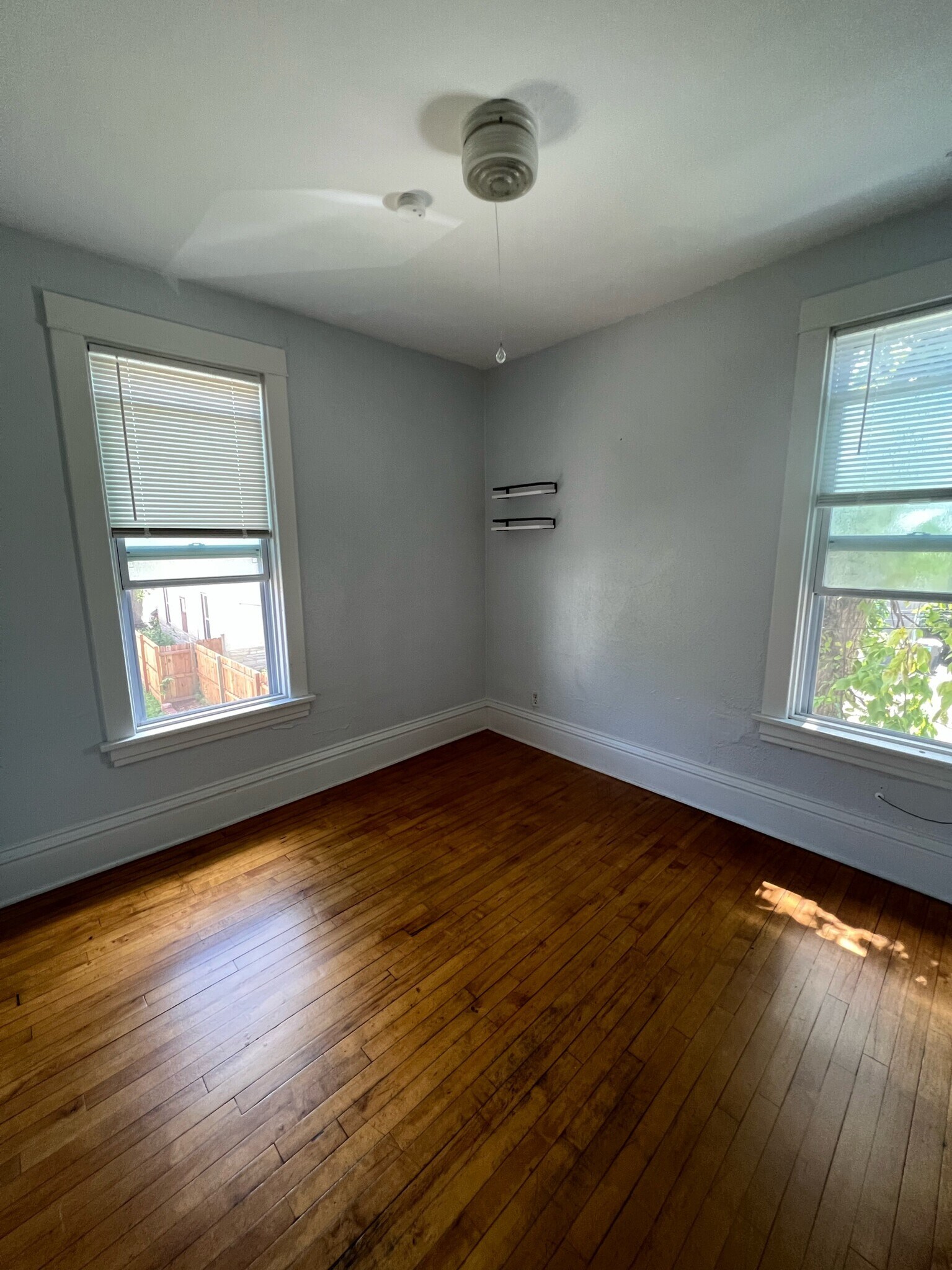 Building Photo - 1815 E 35th St