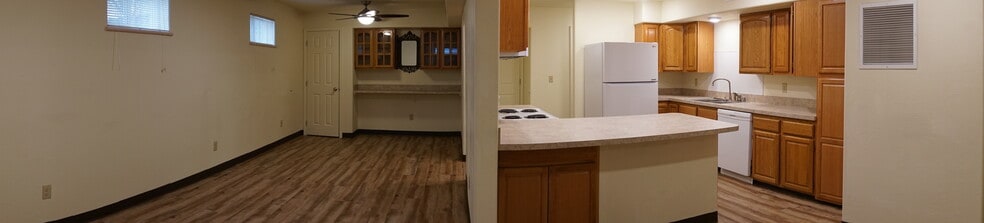 Building Photo - 2034 Strand Ave