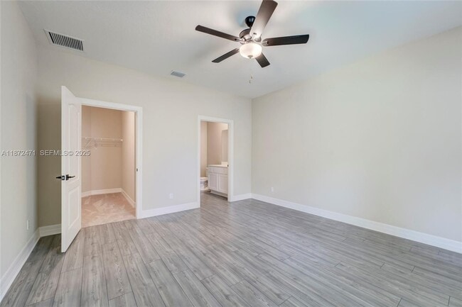 Building Photo - 1734 Party Pl