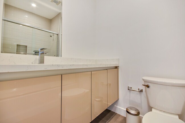 Building Photo - 132 S McCarty Dr