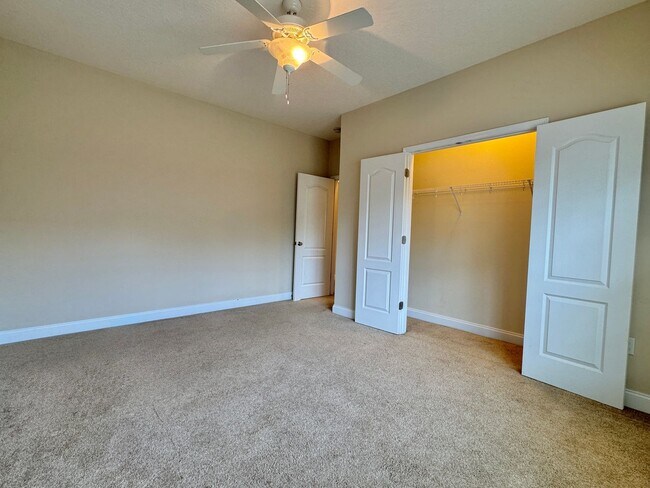 Building Photo - COMING SOON IN MID-AUGUST! [PET FRIENDLY]