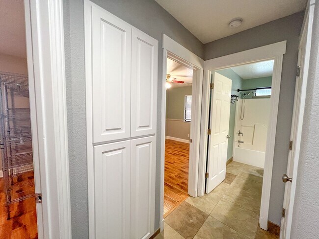 Building Photo - HOUSE - CLARKDALE