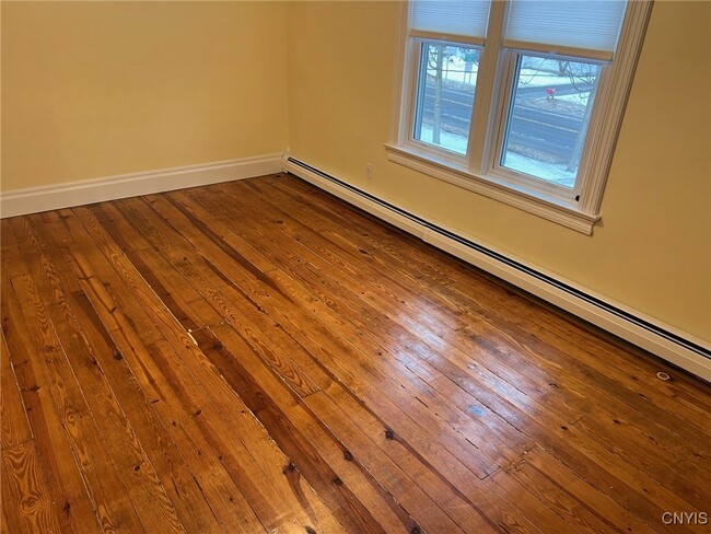 Building Photo - 100 Utica St