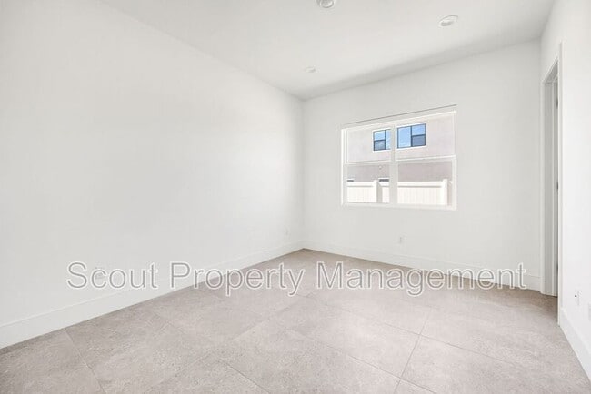 Building Photo - 32195 Daybrook Ter