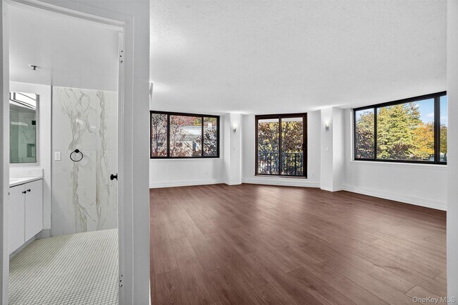 Building Photo - 25 Rockledge Ave