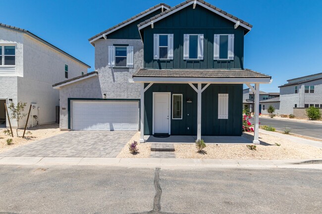 Primary Photo - Like new home in convenient Goodyear locat...