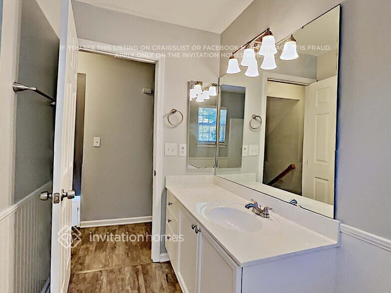Building Photo - 12145 Autumn Winds Ln