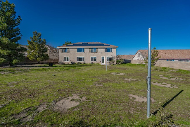 Building Photo - Stunning 4-Bedroom Home for Rent in Palmdale!