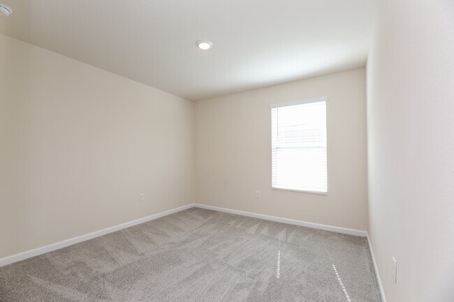 Building Photo - 86269 Express Ct