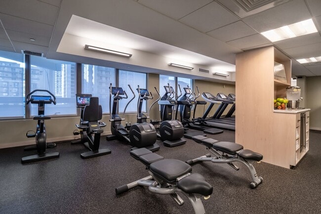 Building Photo - Spacious Waikiki Studio, One Block From Fort Derussy Beach