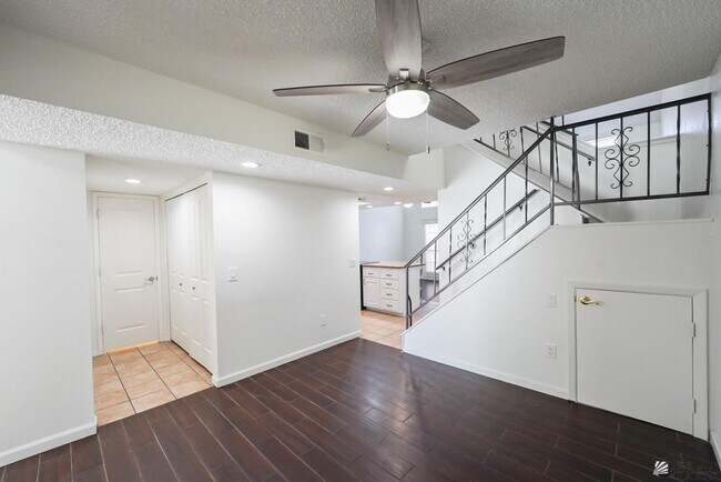 Building Photo - 2155 S 14th Ave