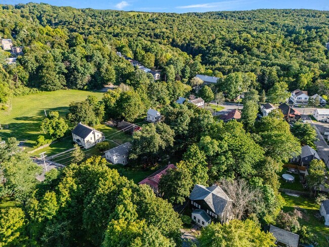 Building Photo - 52 Church St