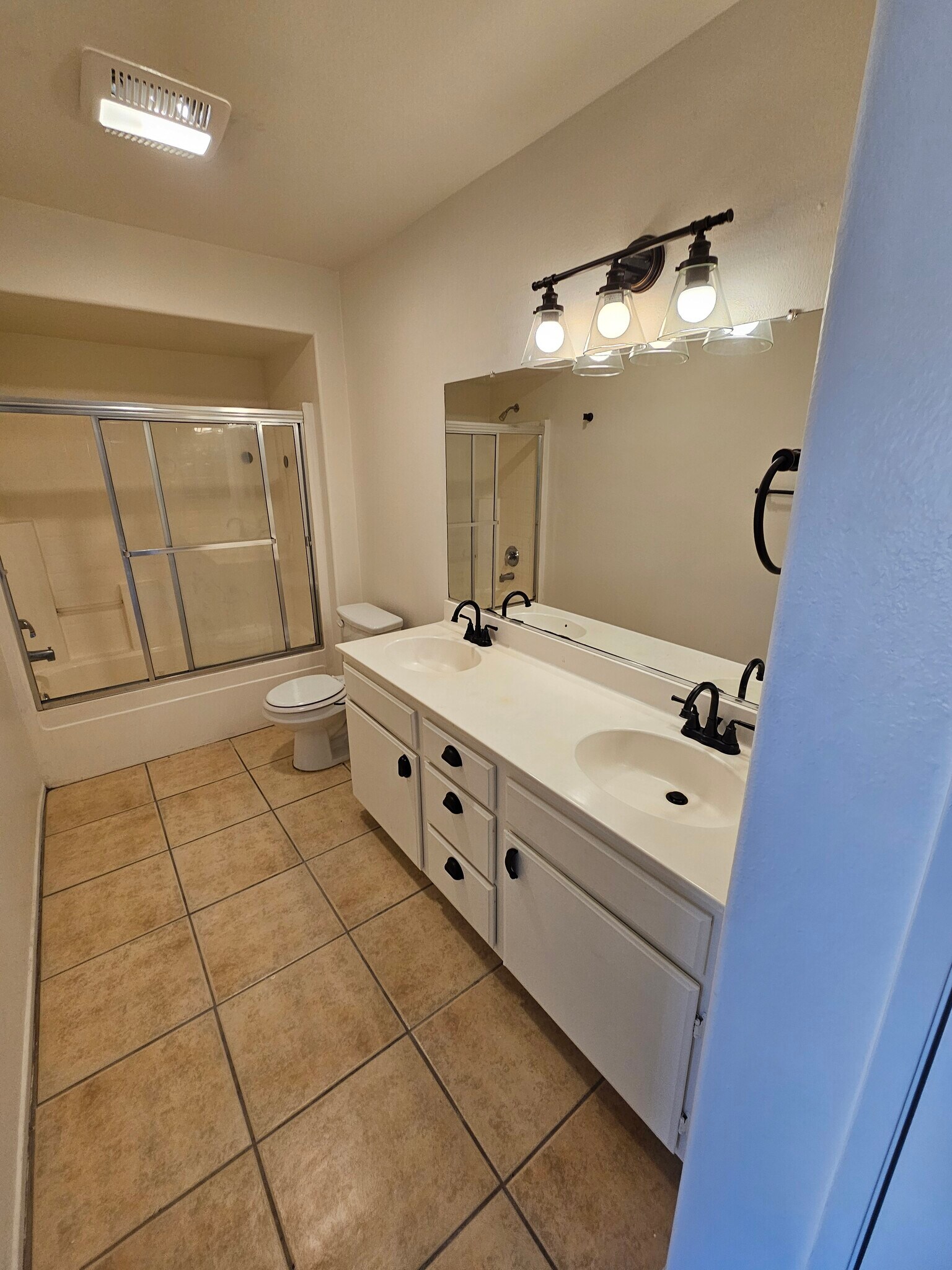 Building Photo - 1050 Harbor Heights Dr