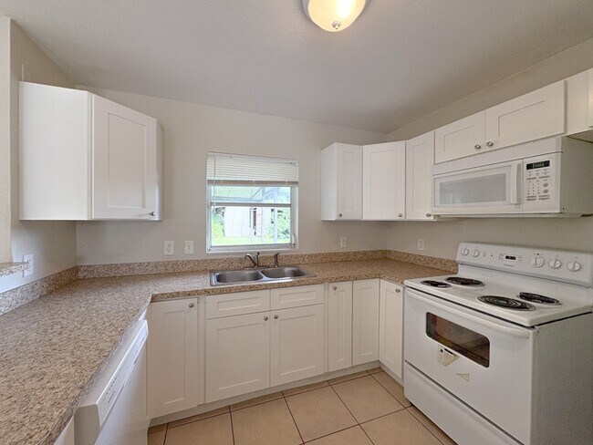 Building Photo - 284 17th St NE