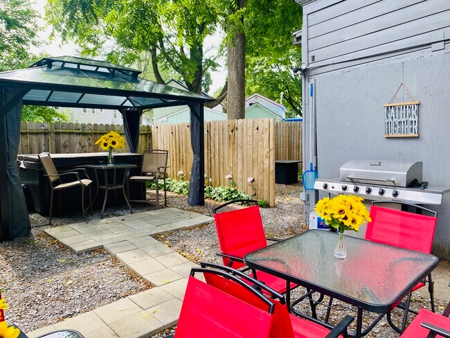 Building Photo - 30 Park Plz